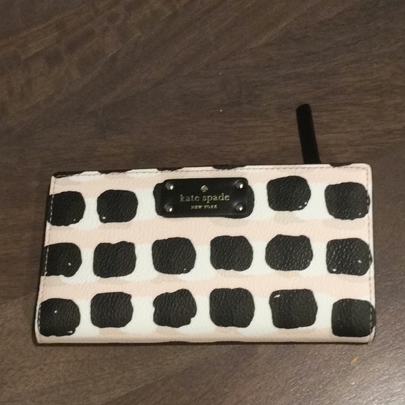 kate spade Handbags - Kate Spade Kaylie Wallet NWOT